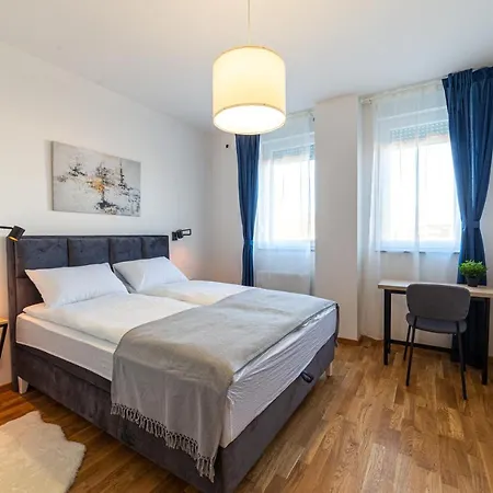 M&t Apartment