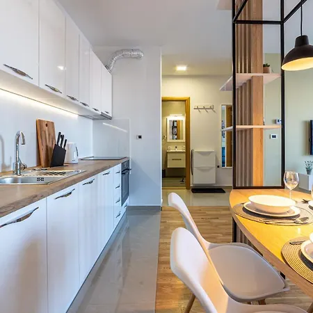 M&t Apartment *